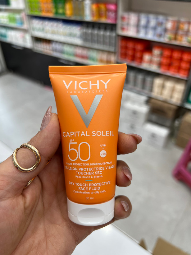 ضدآفتاب فلوئیدی پوست چرب ویشی SPF 50